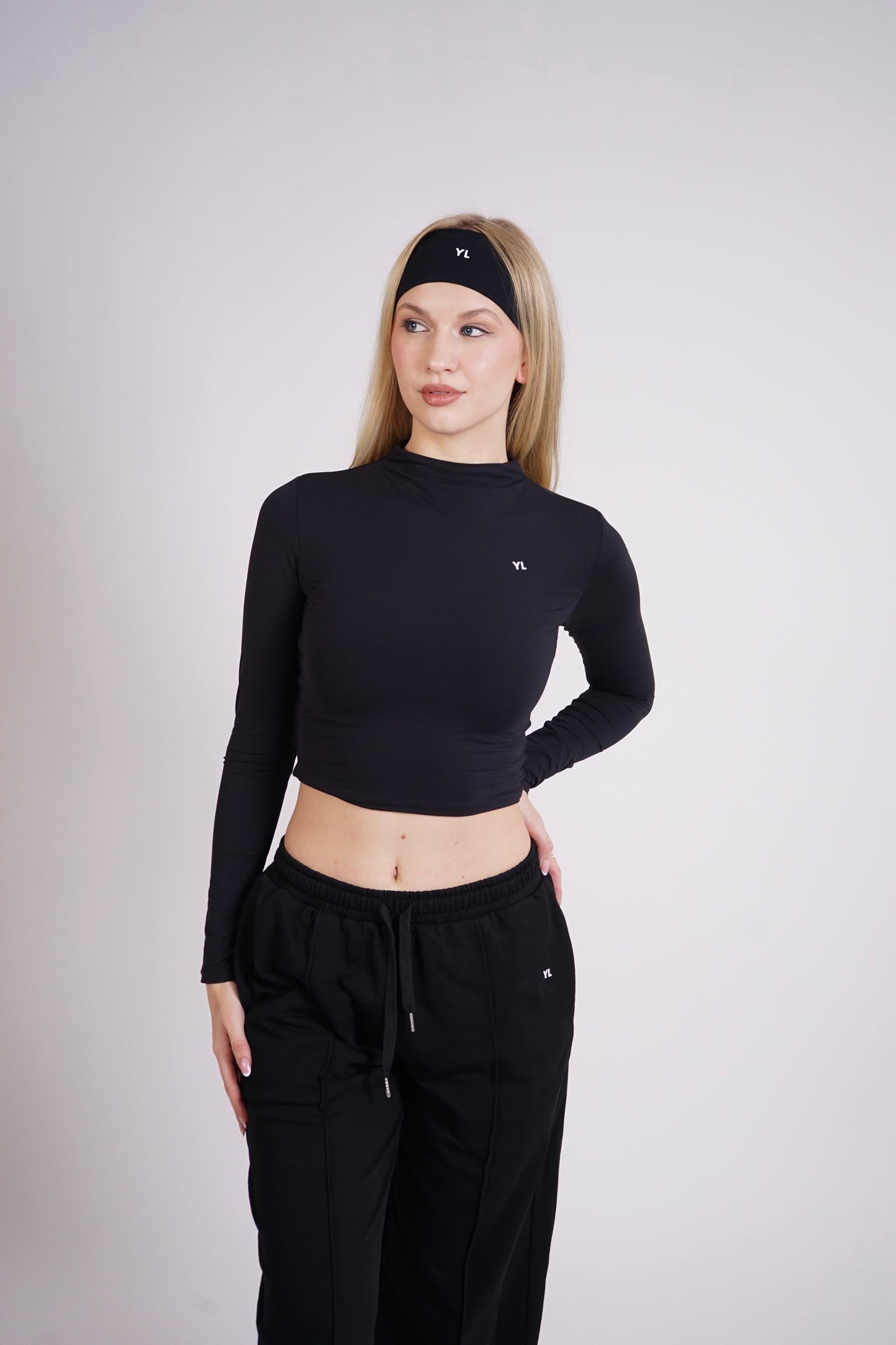 TONE Cropped top Černý